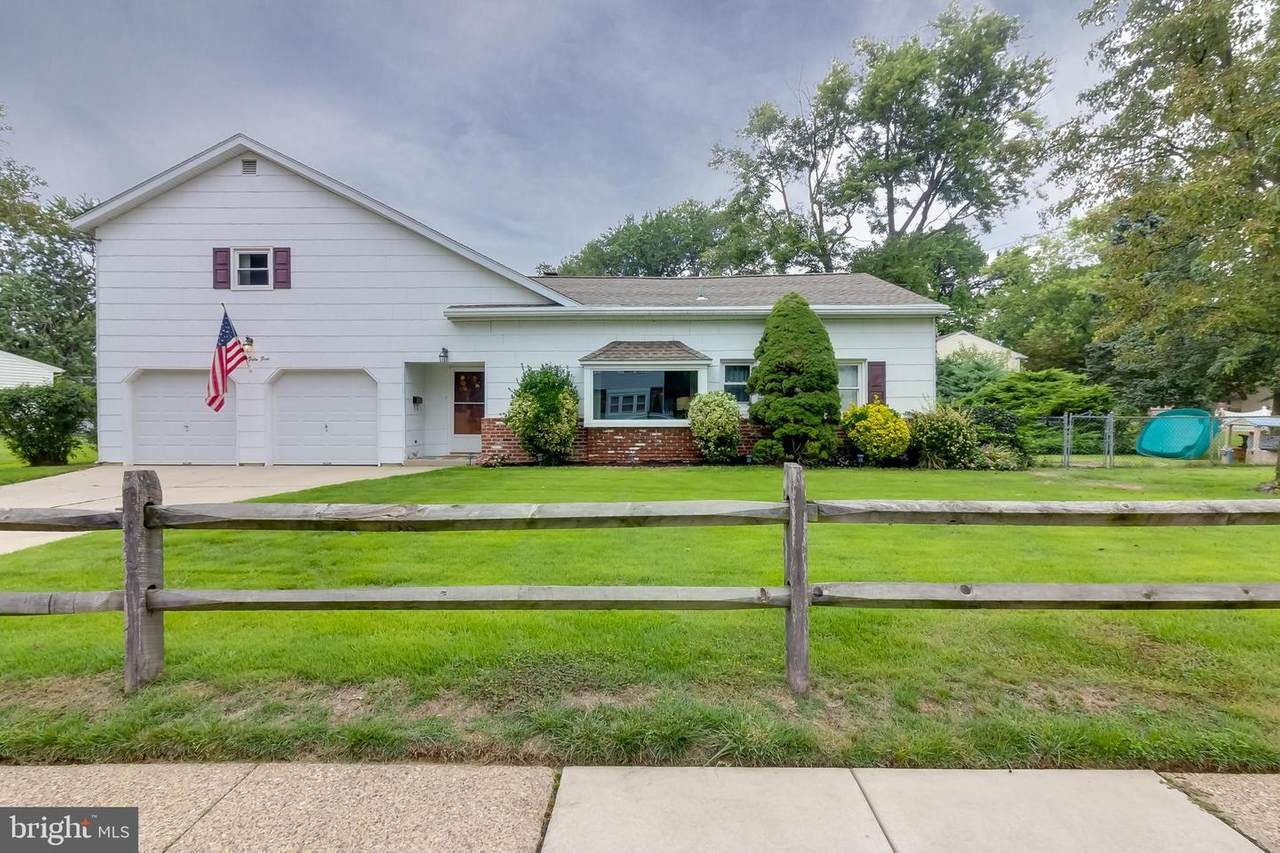 755 Barlow Avenue - Photo 1