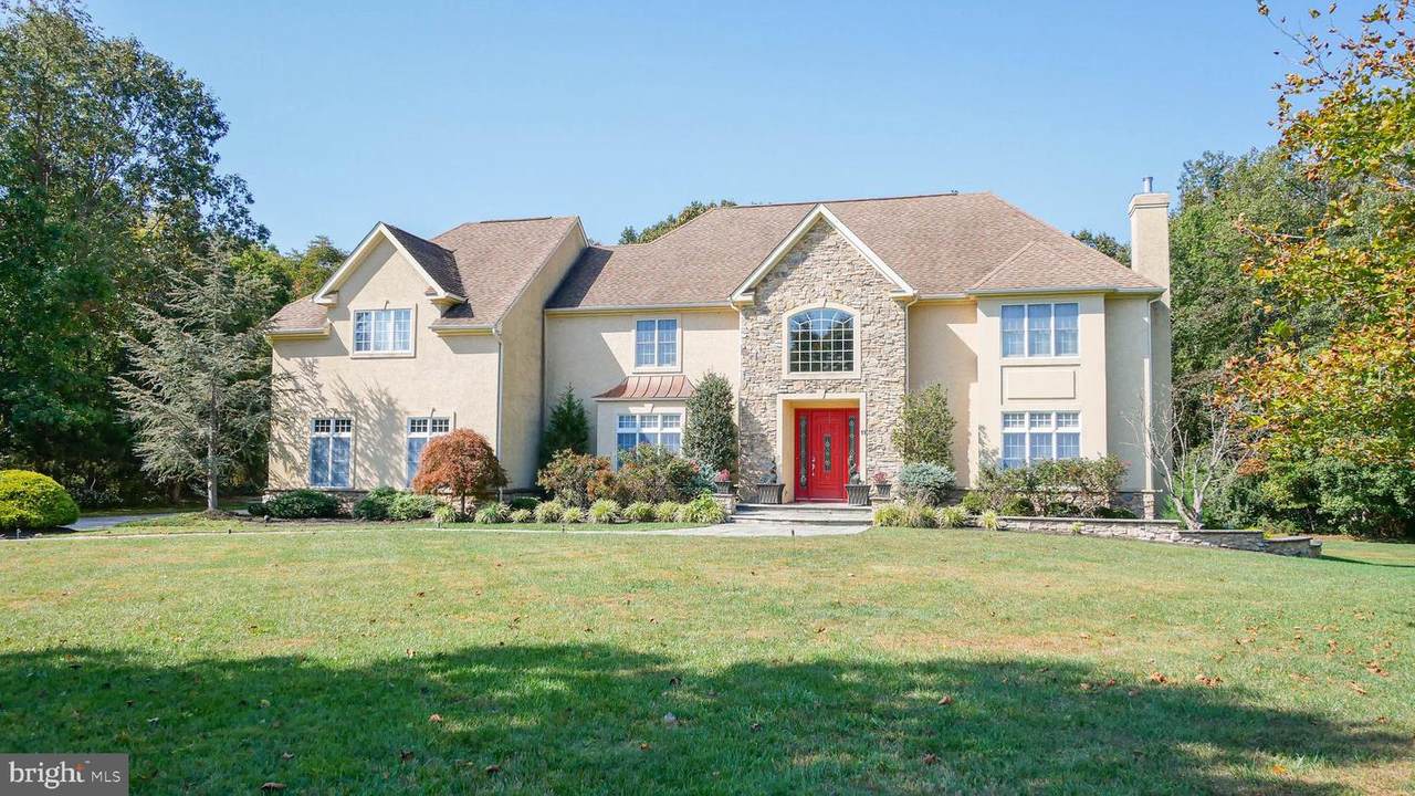11 Laurie Drive - Photo 1