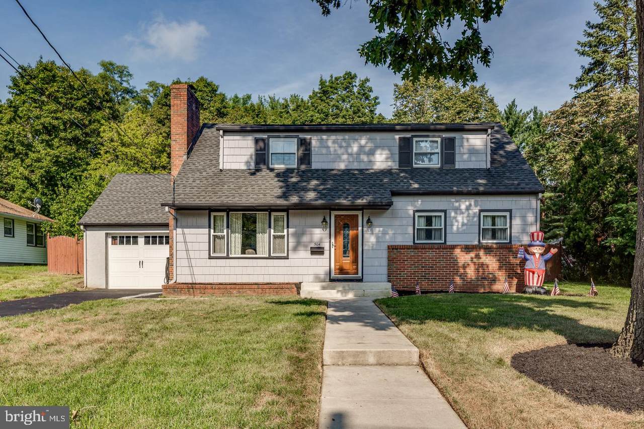 504 10TH Street - Photo 1