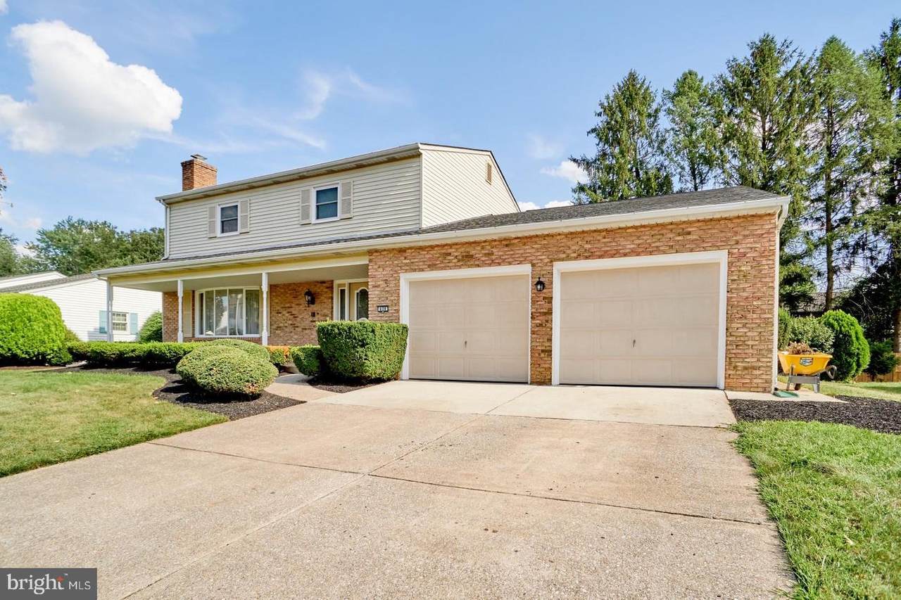 608 Somerset Drive - Photo 1
