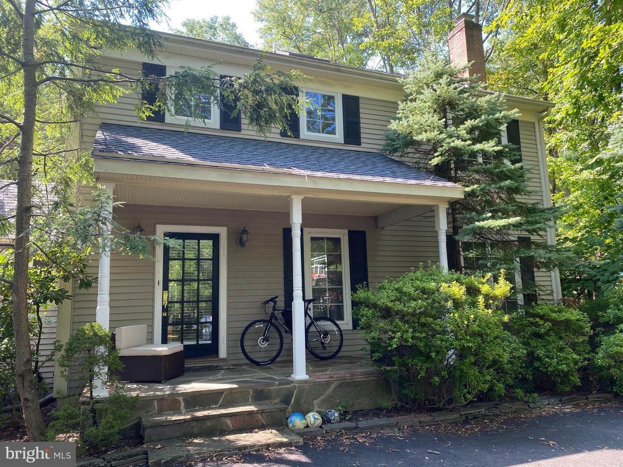 556 Ewing Street - Photo 1