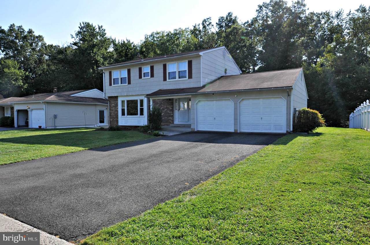 40 Colleen Circle - Photo 1