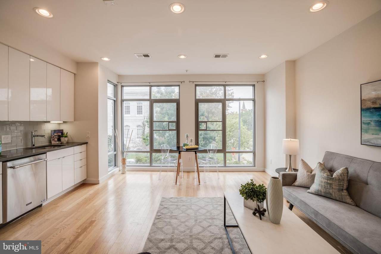 435 R Street - Photo 1