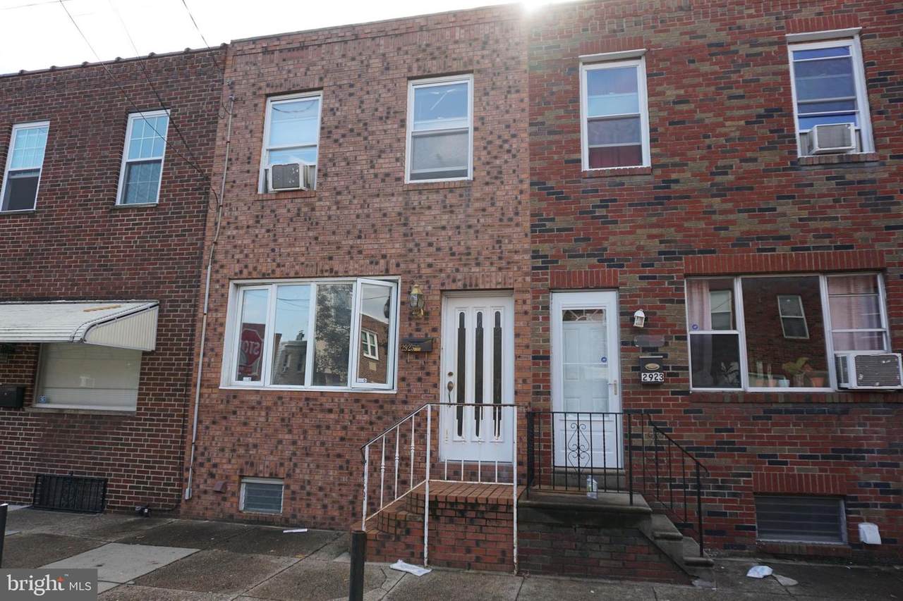 2925 Almond Street - Photo 1