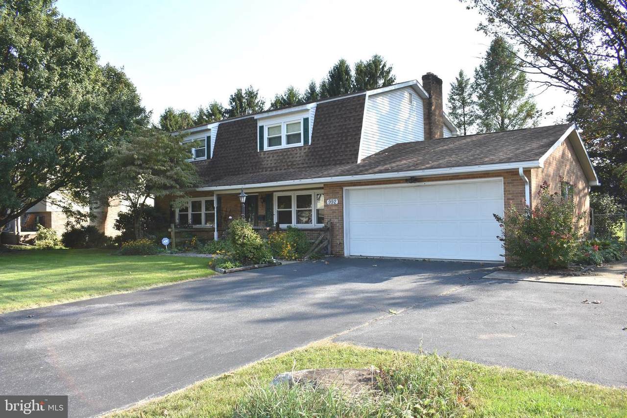 992 Mckinley Street - Photo 1
