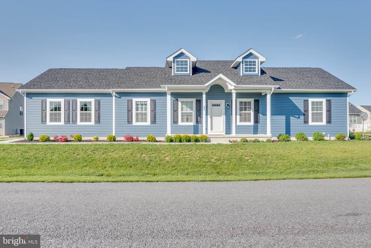 82 Aqueduct Ave. - Photo 1