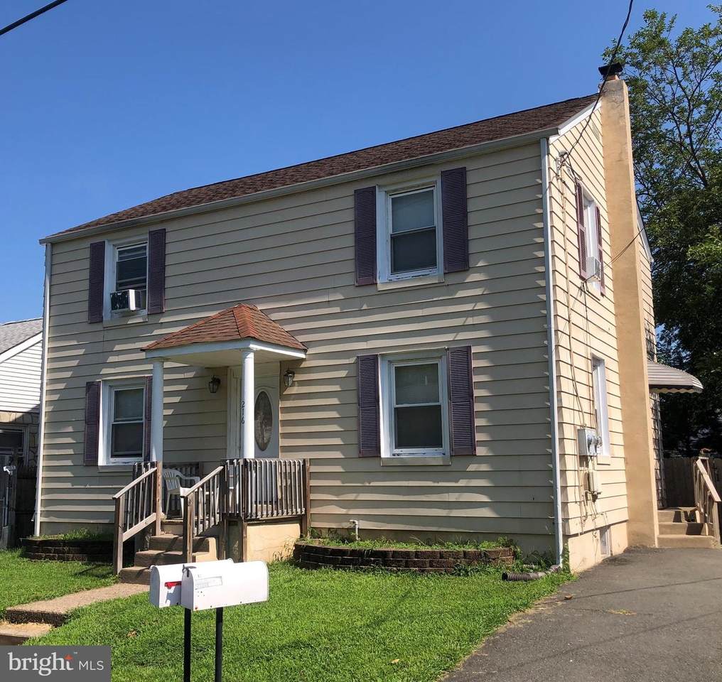 216 Hazelhurst Avenue - Photo 1