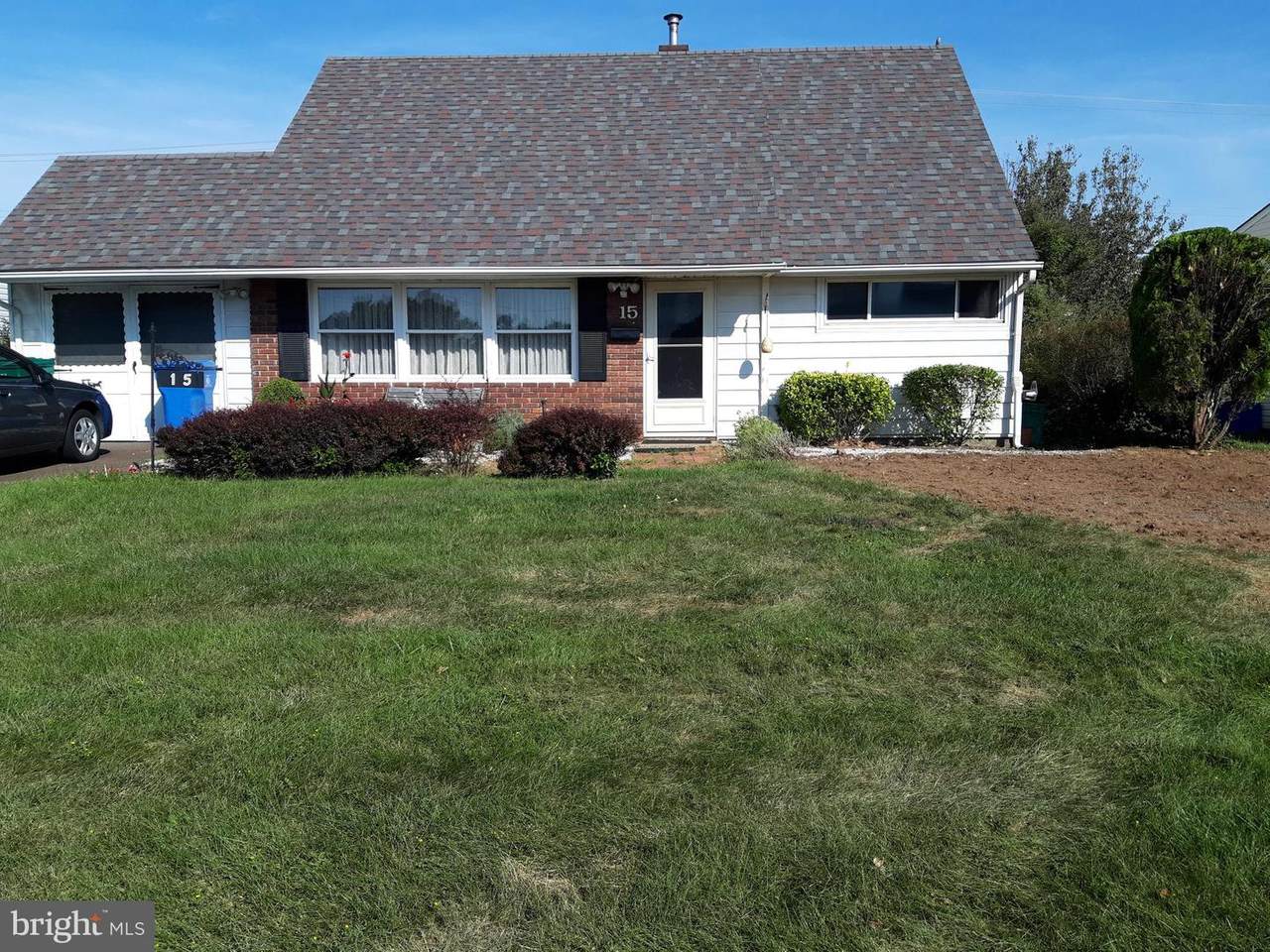 15 Kenwood Dr N - Photo 1