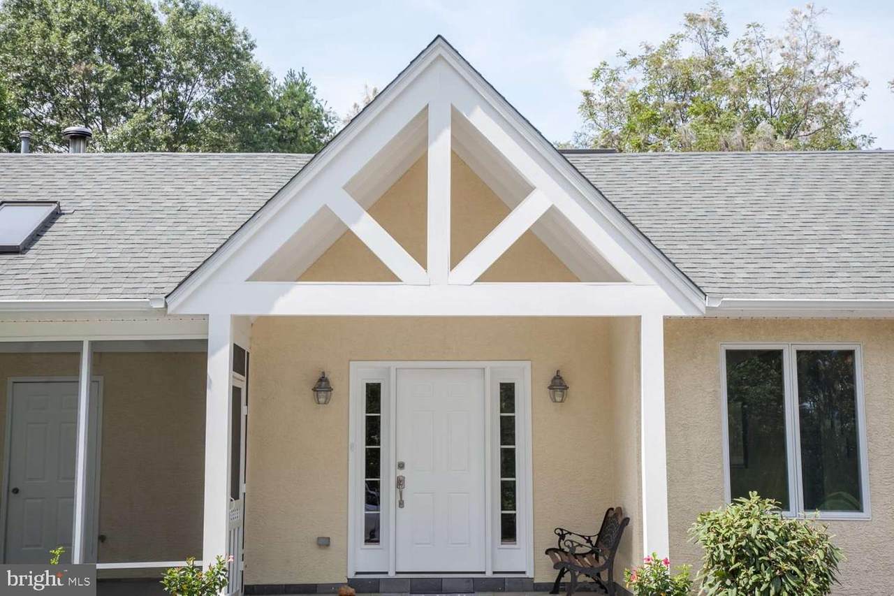 1654 Pickering Road - Photo 1