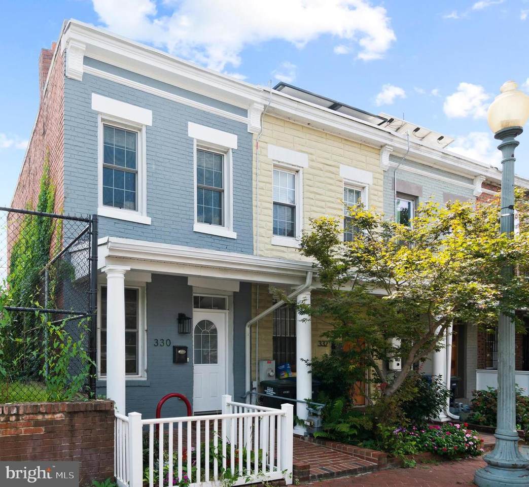 330 Oakdale Place - Photo 1