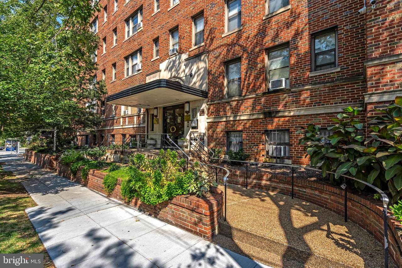 1365 Kennedy Street - Photo 1
