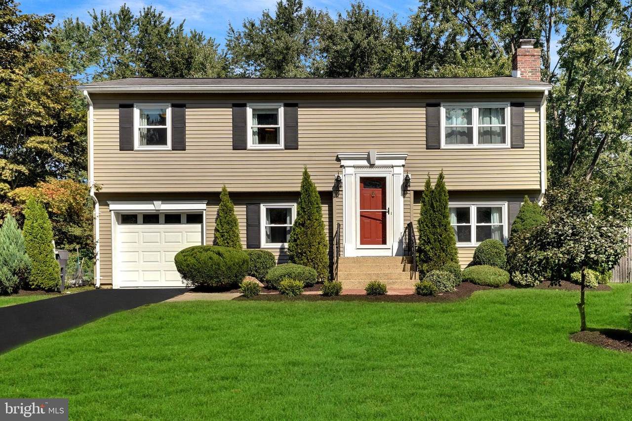 53 Edgemere Avenue - Photo 1