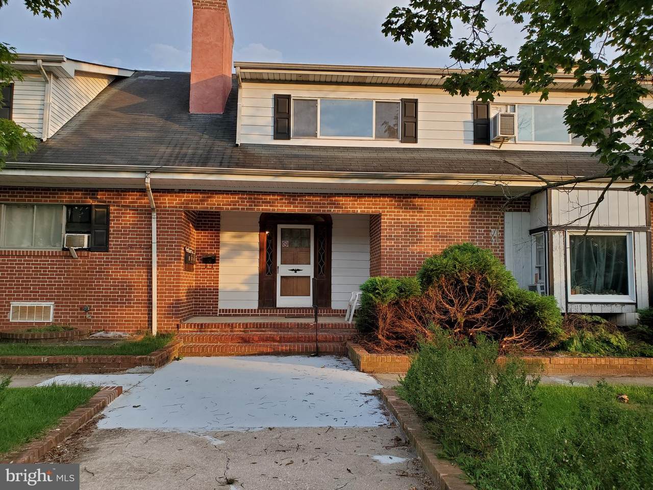806 13TH Street - Photo 1