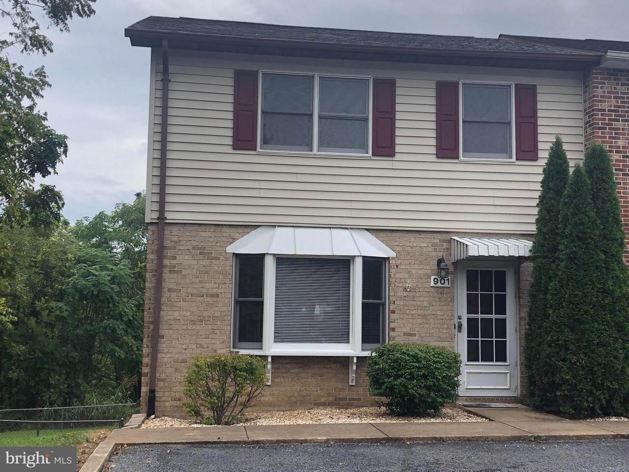901 Hilltop Drive - Photo 1