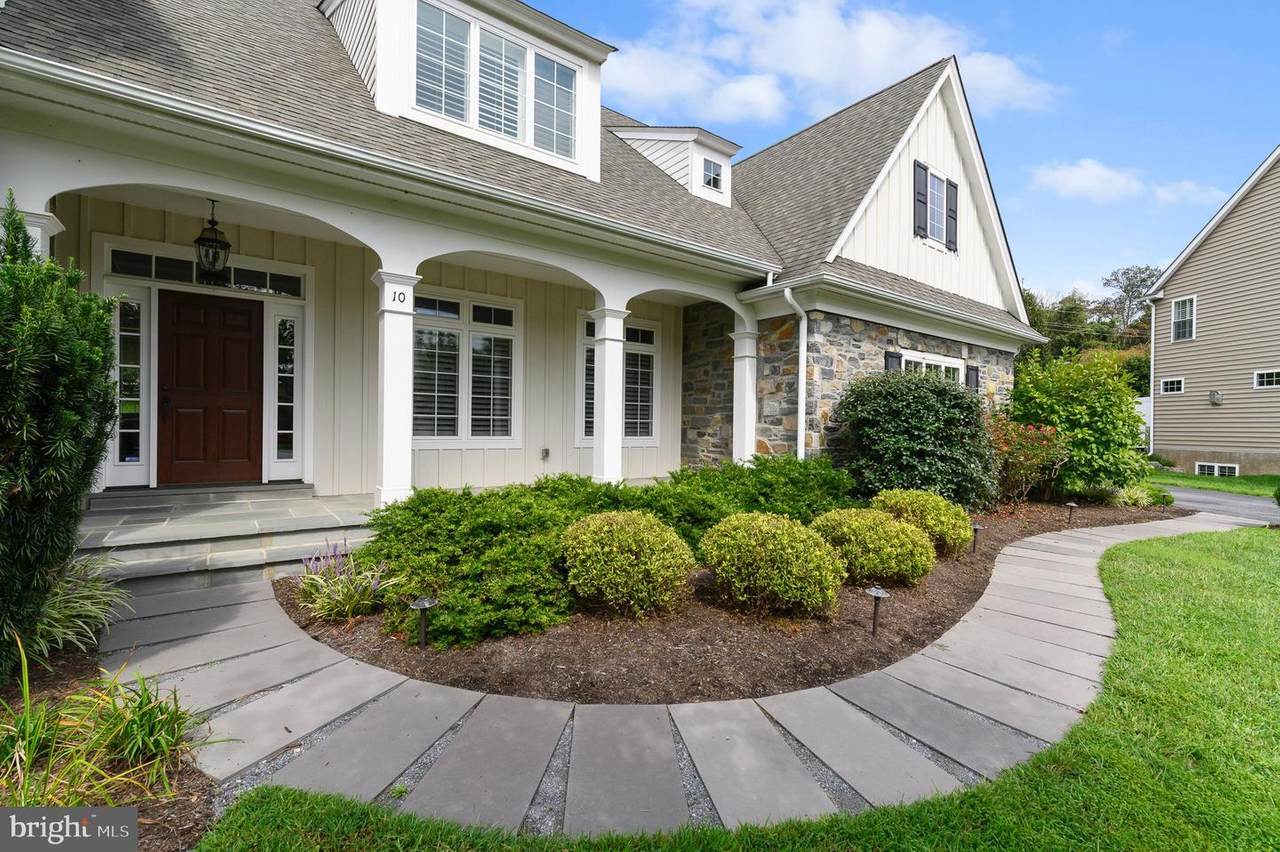 10 Hadley Lane - Photo 1