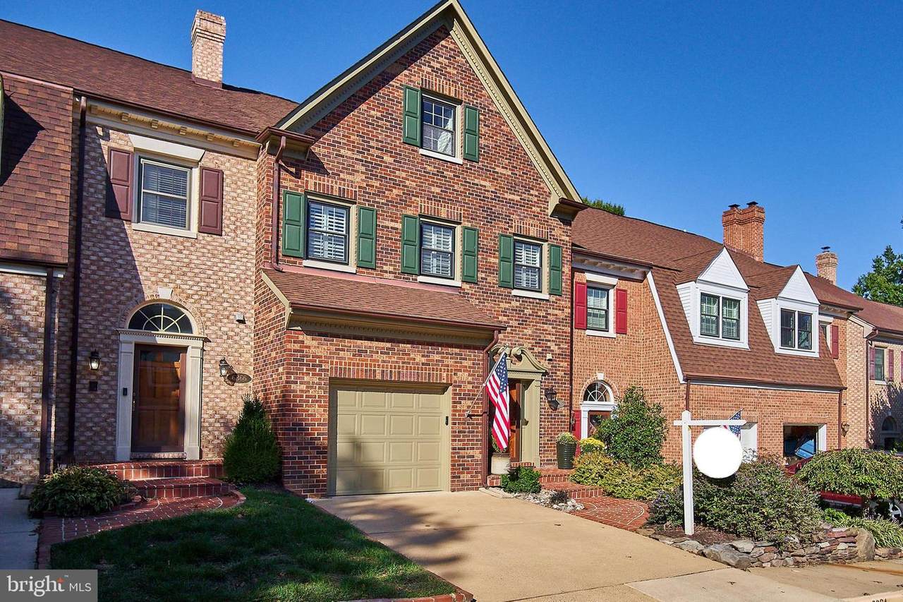 6364 Brampton Court - Photo 1
