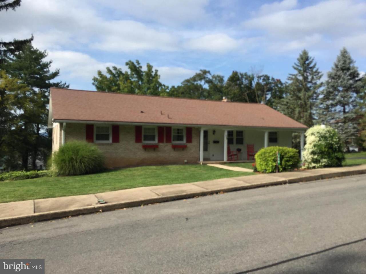 240 Maple Street - Photo 1