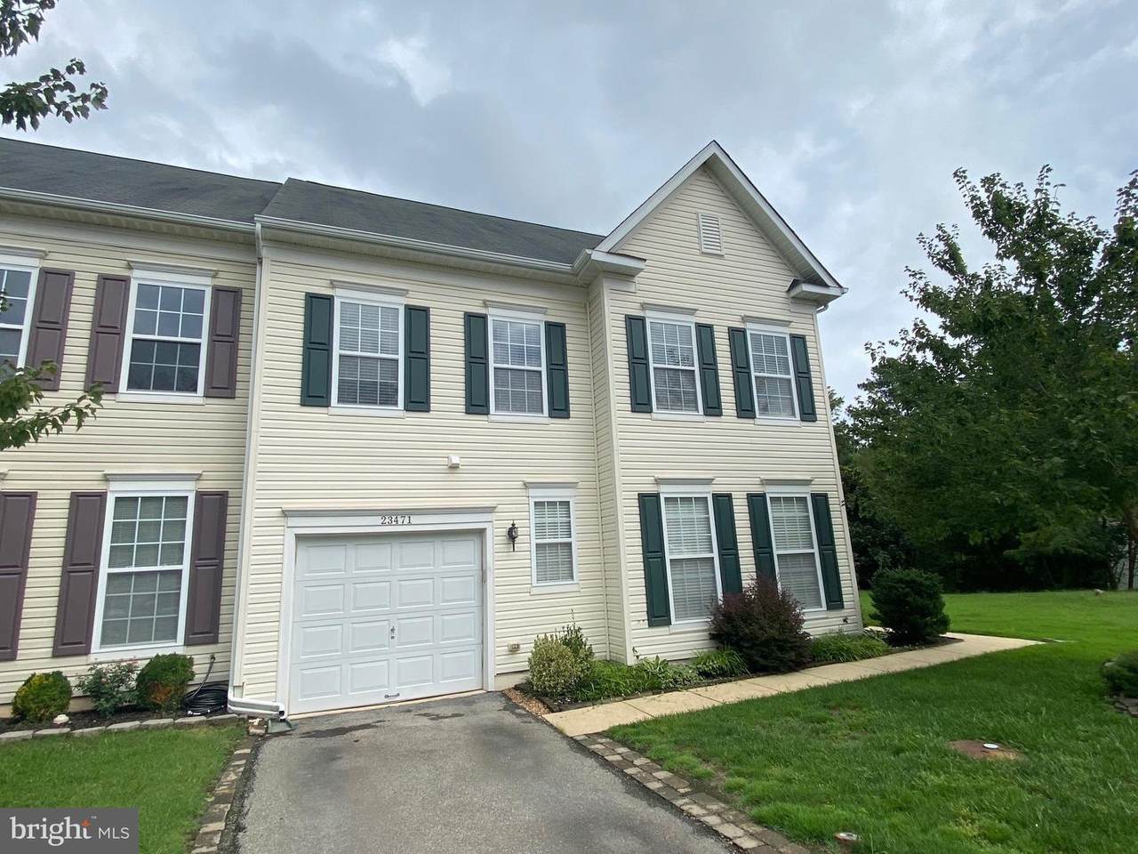 23471 Dahlia Circle - Photo 1