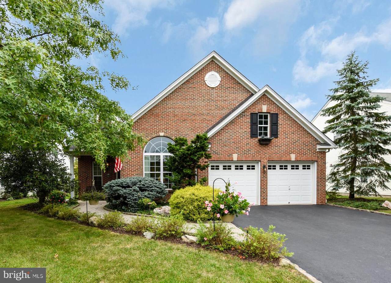 20 Lexington Drive - Photo 1