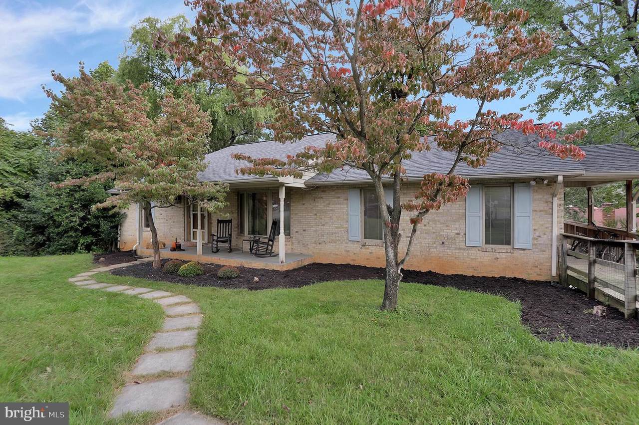 208 Jamestown Road - Photo 1