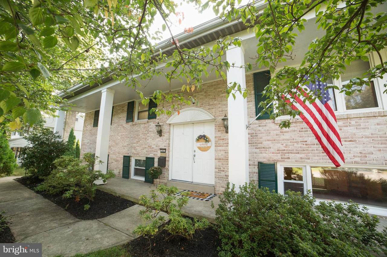 202 Oxford Drive - Photo 1