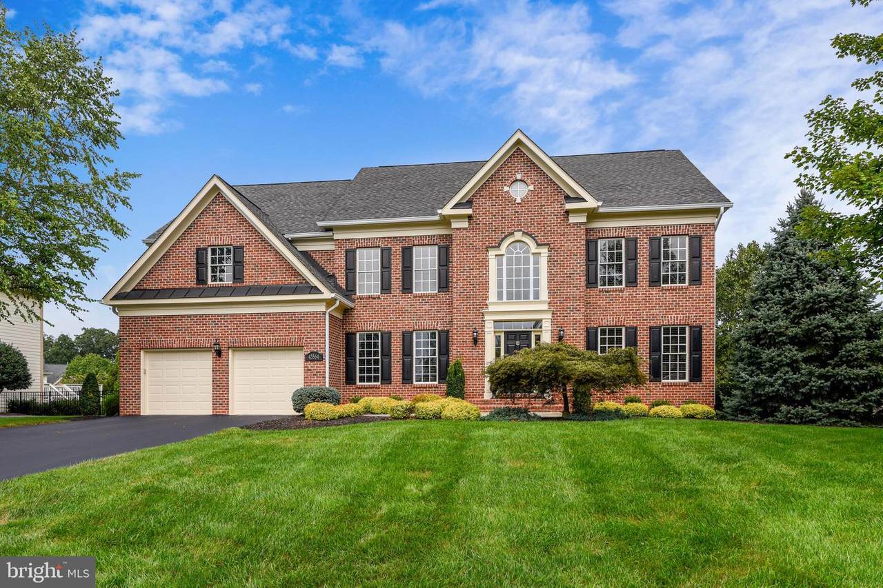 43564 Calamus Creek Court - Photo 1