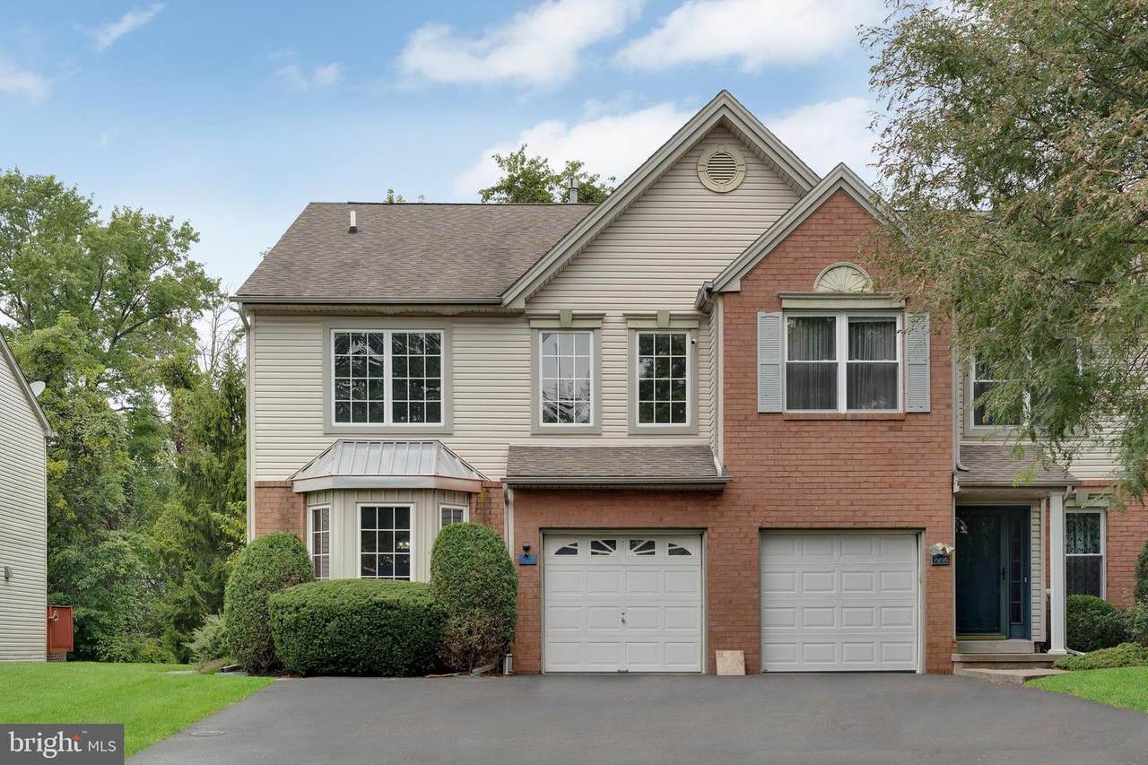 1220 Heritage Circle - Photo 1