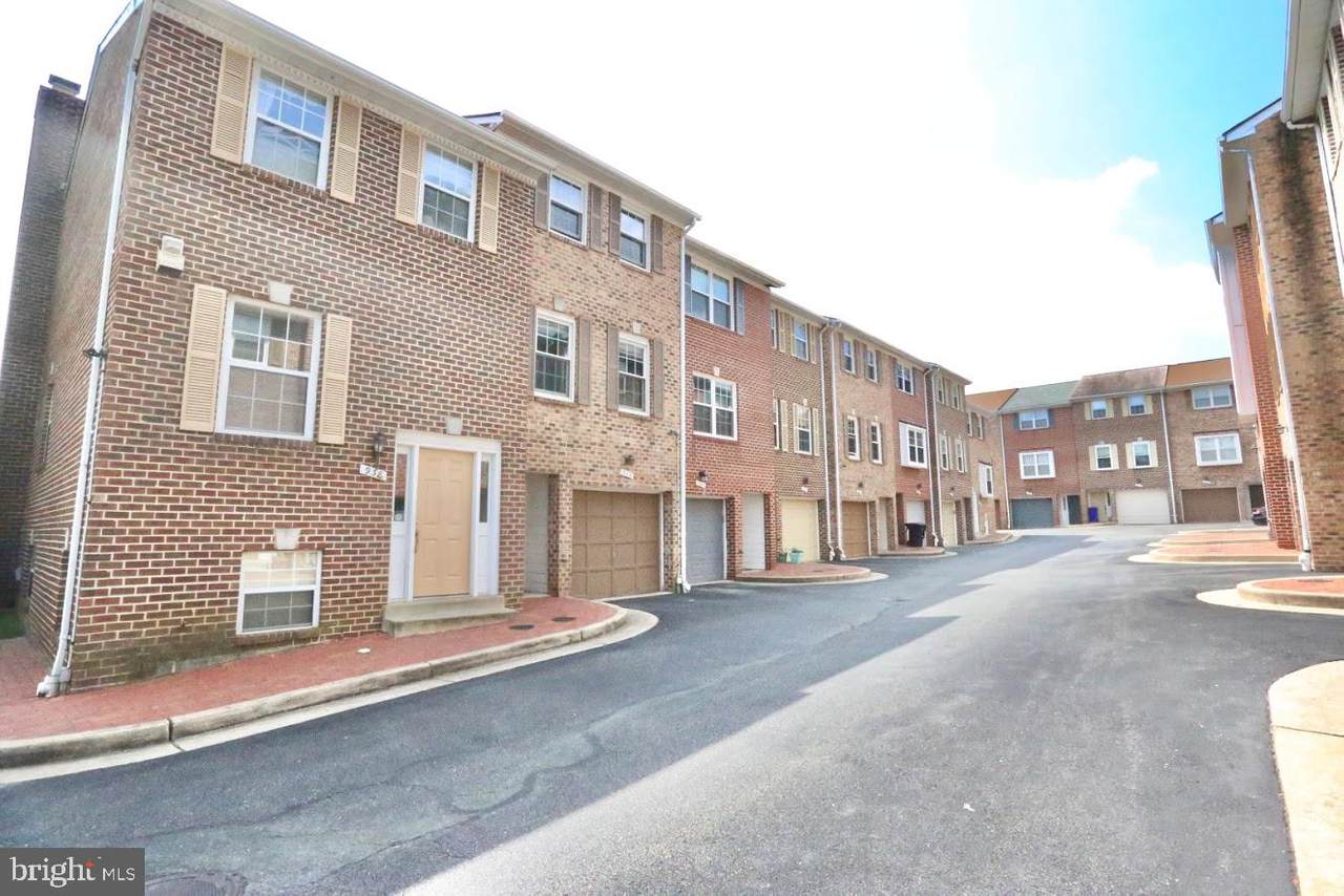 948 Rolfe Street - Photo 1