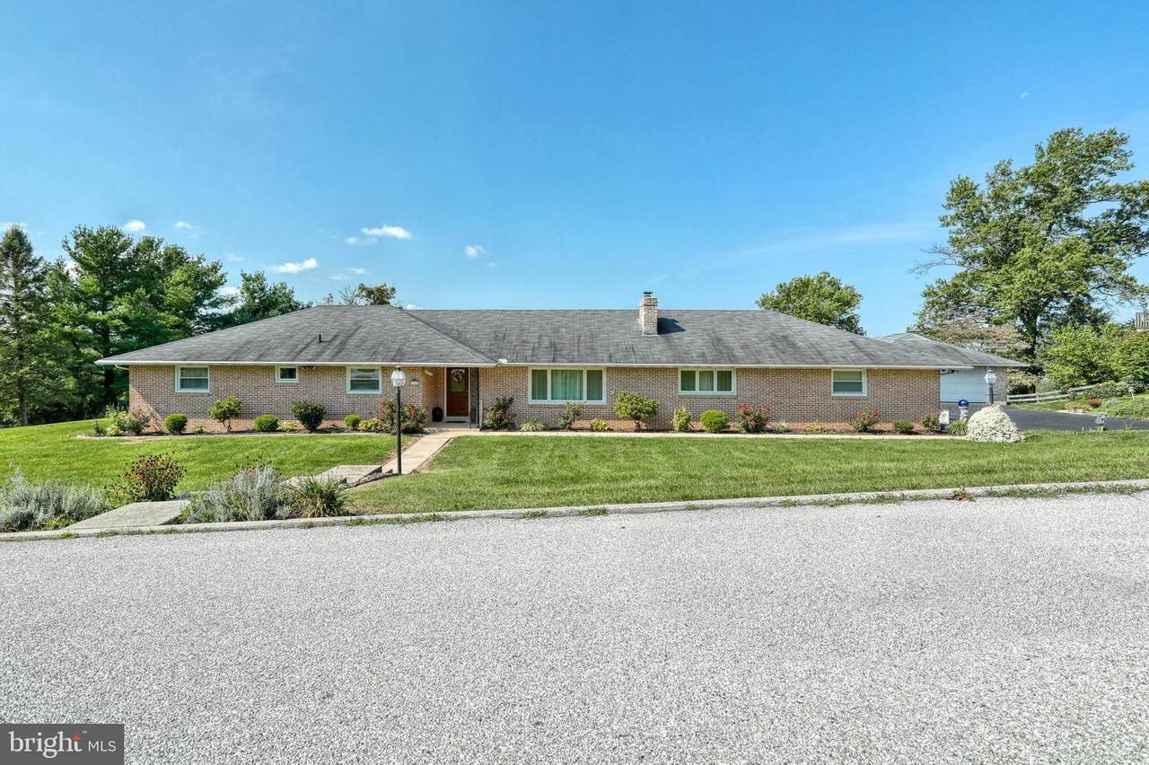 125 Hillcrest Drive - Photo 1
