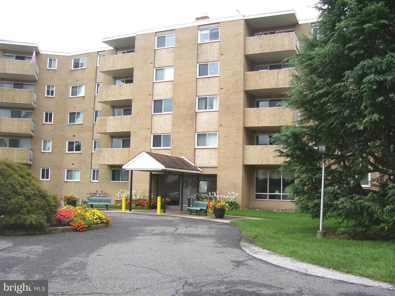 801 Chester Road - Photo 1