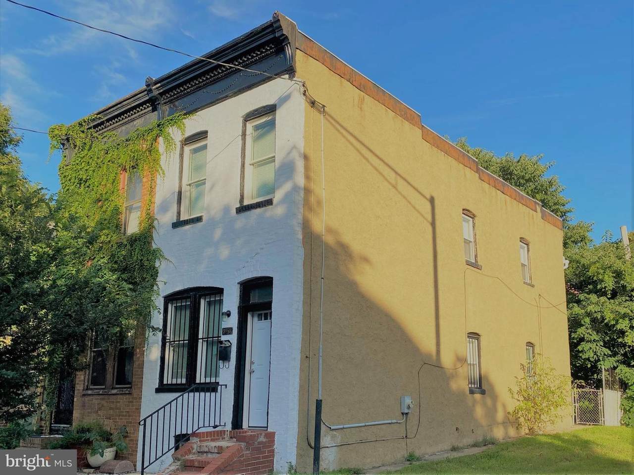 593 Orchard Street - Photo 1
