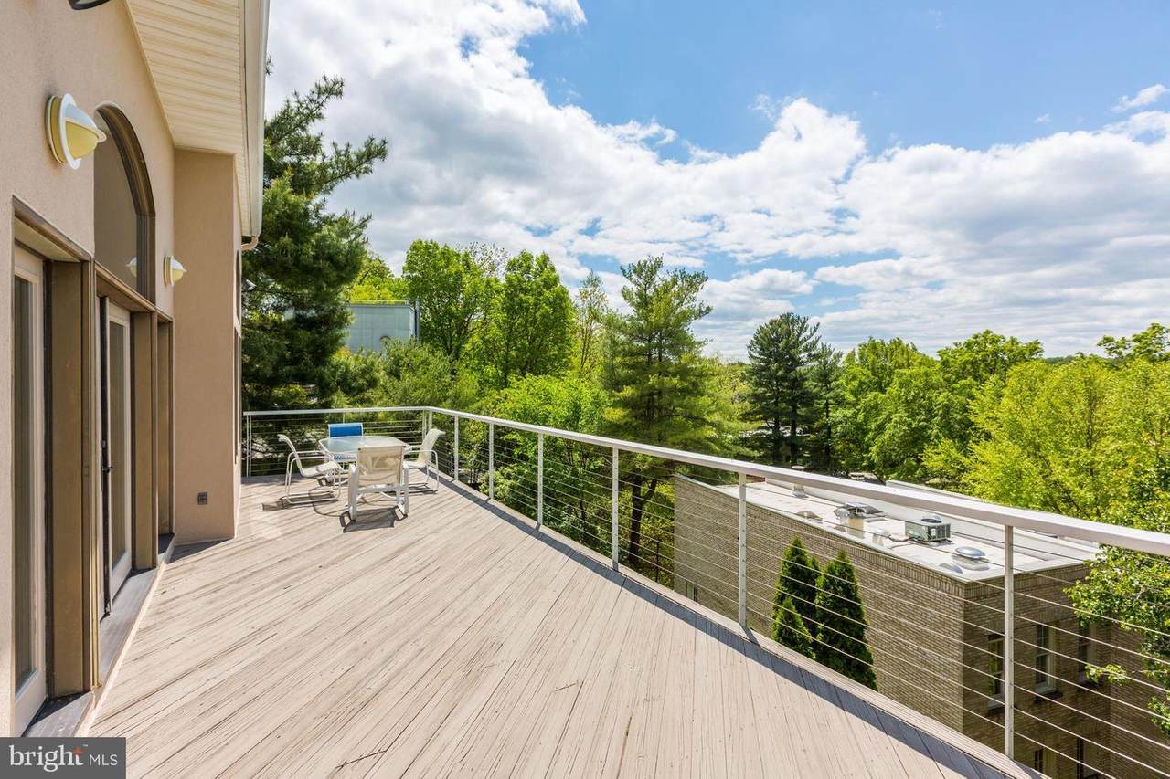 4630 Charleston Terrace - Photo 1