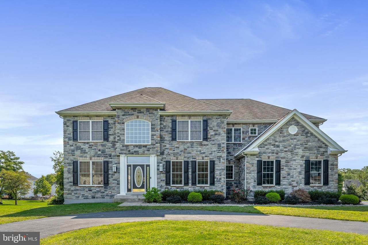 1273 Holly Court - Photo 1