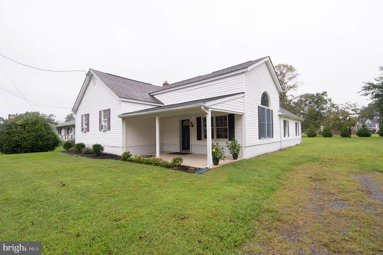 204 CHARLES Street - Photo 1