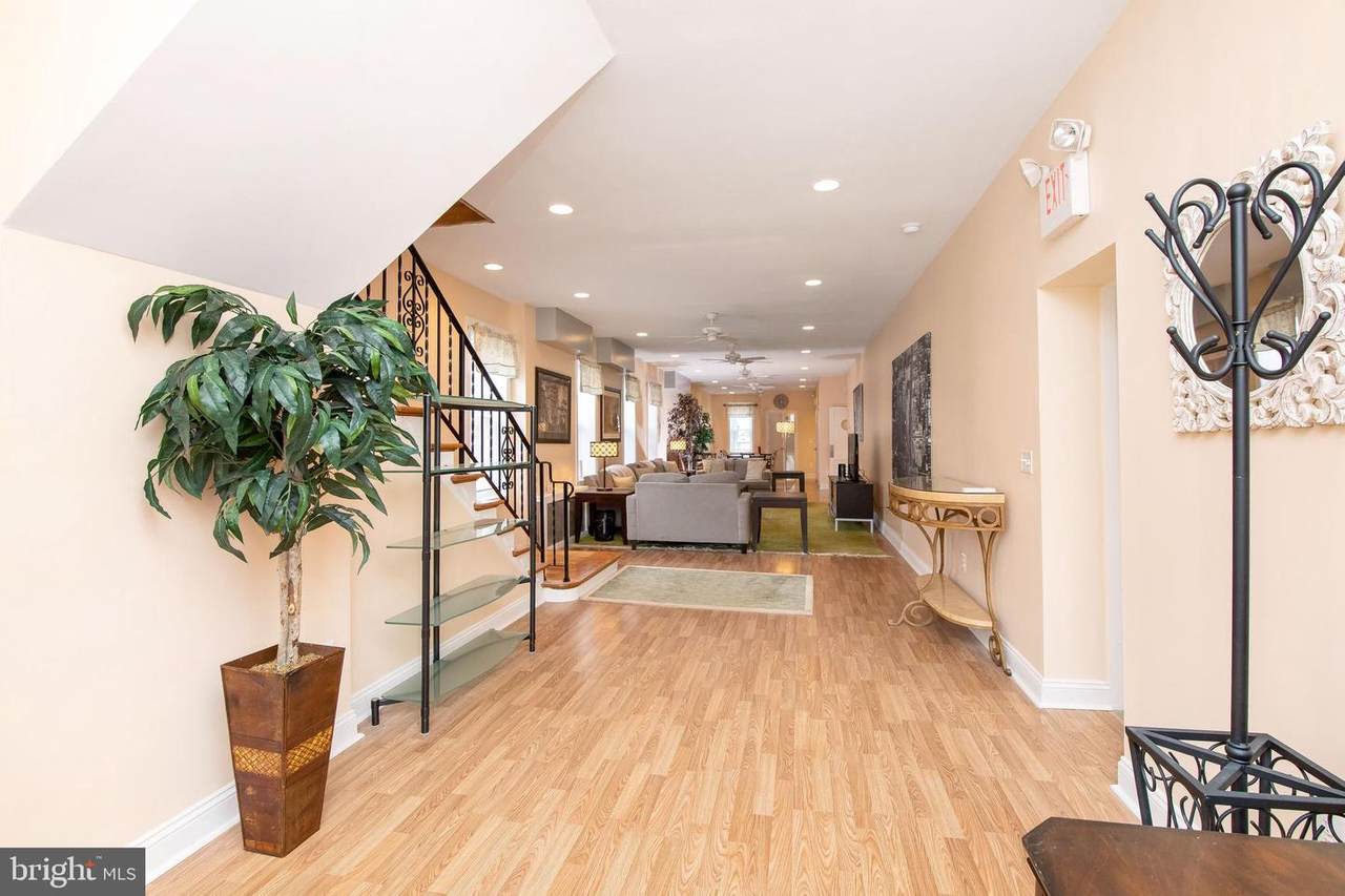 456 Hudson Street - Photo 1
