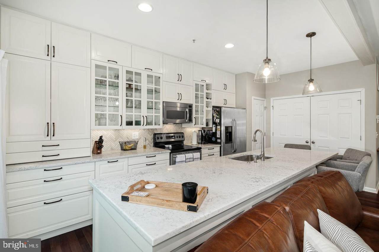 715 Brown Street - Photo 1