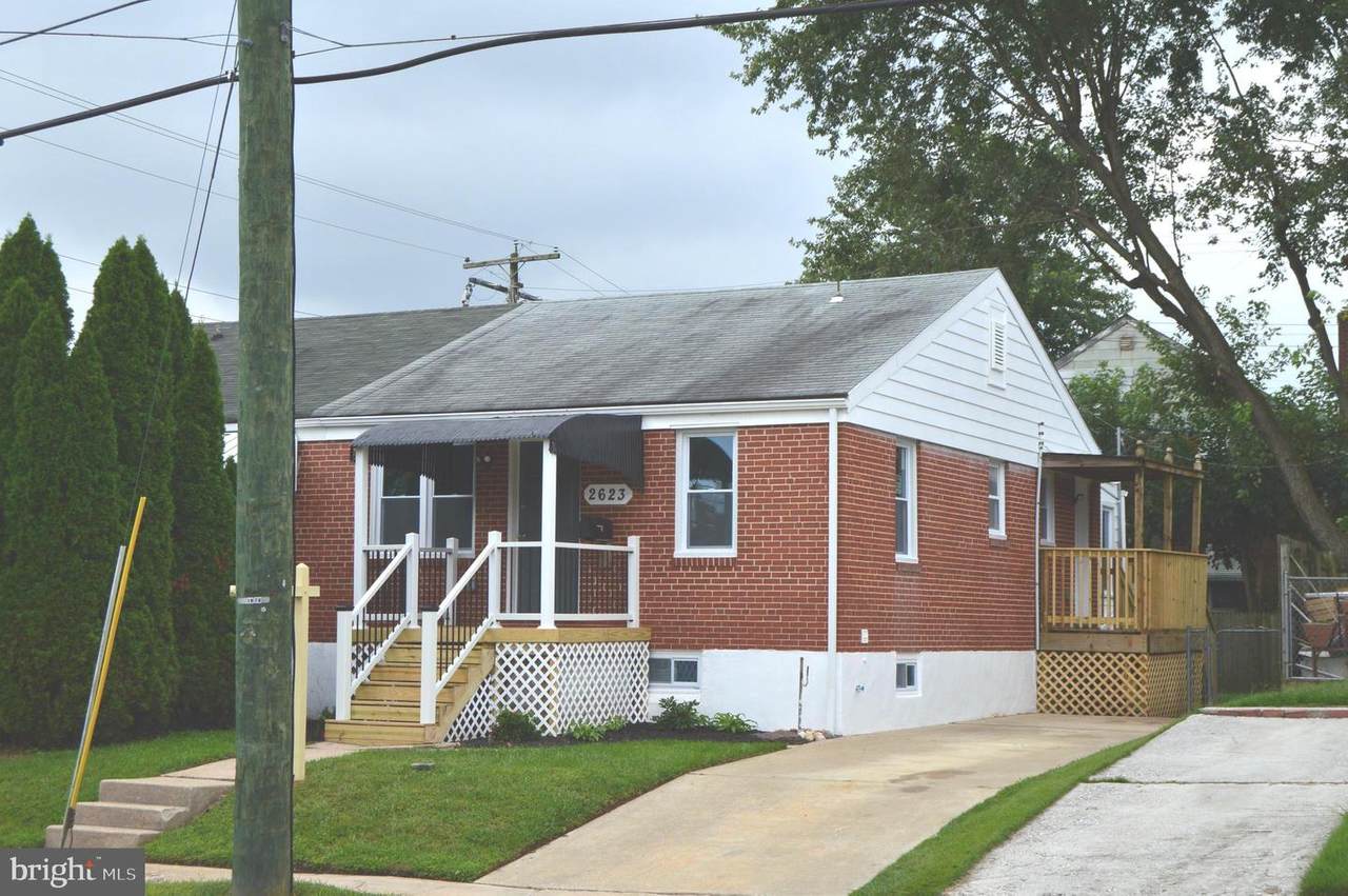 2623 Moore Avenue - Photo 1