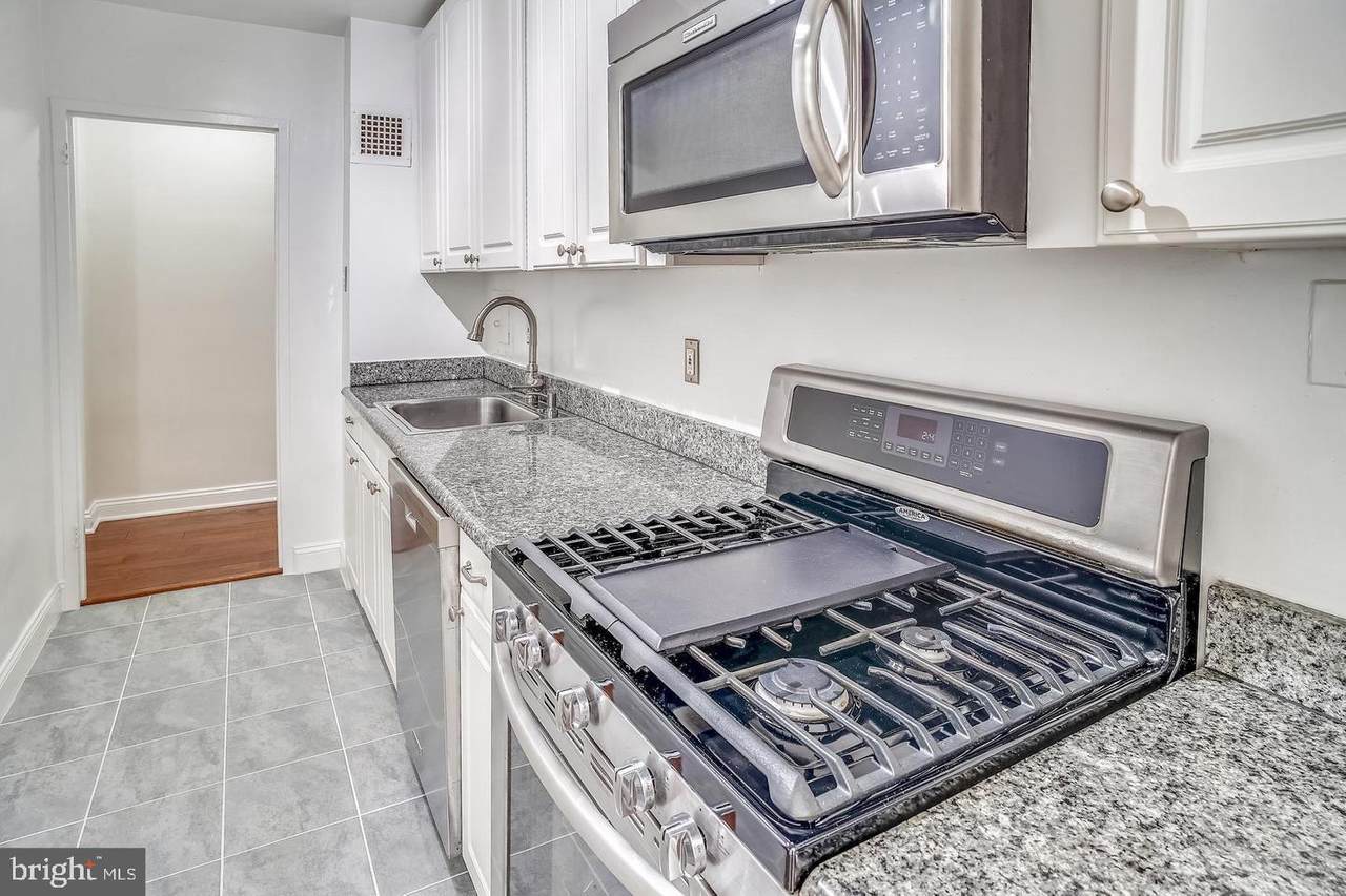 4000 Tunlaw Road - Photo 1