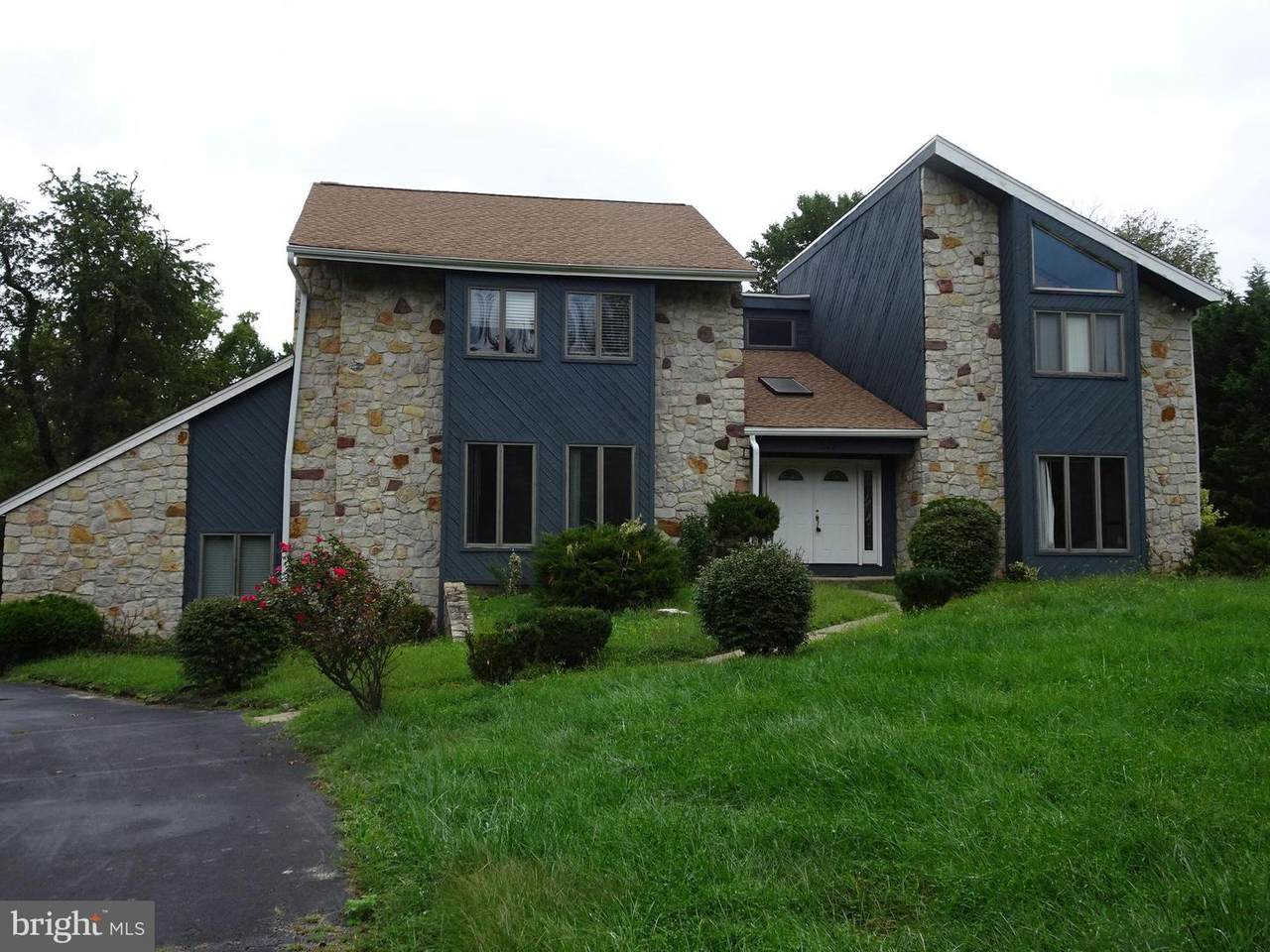 3221 Walker Lane - Photo 1