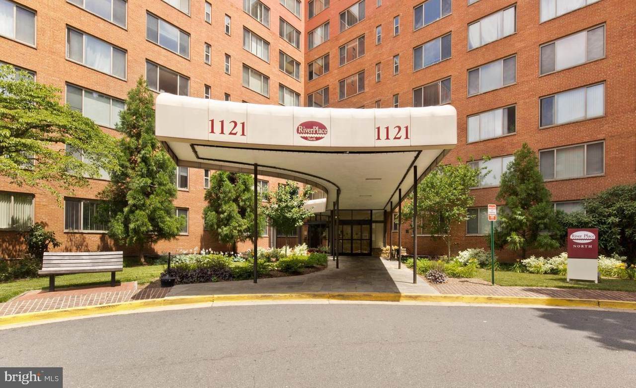 1121 Arlington Boulevard - Photo 1