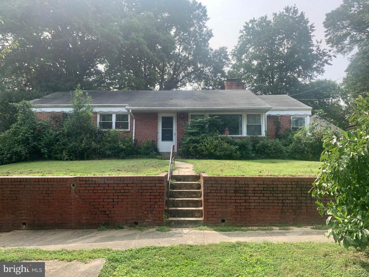 6804 40TH Avenue - Photo 1