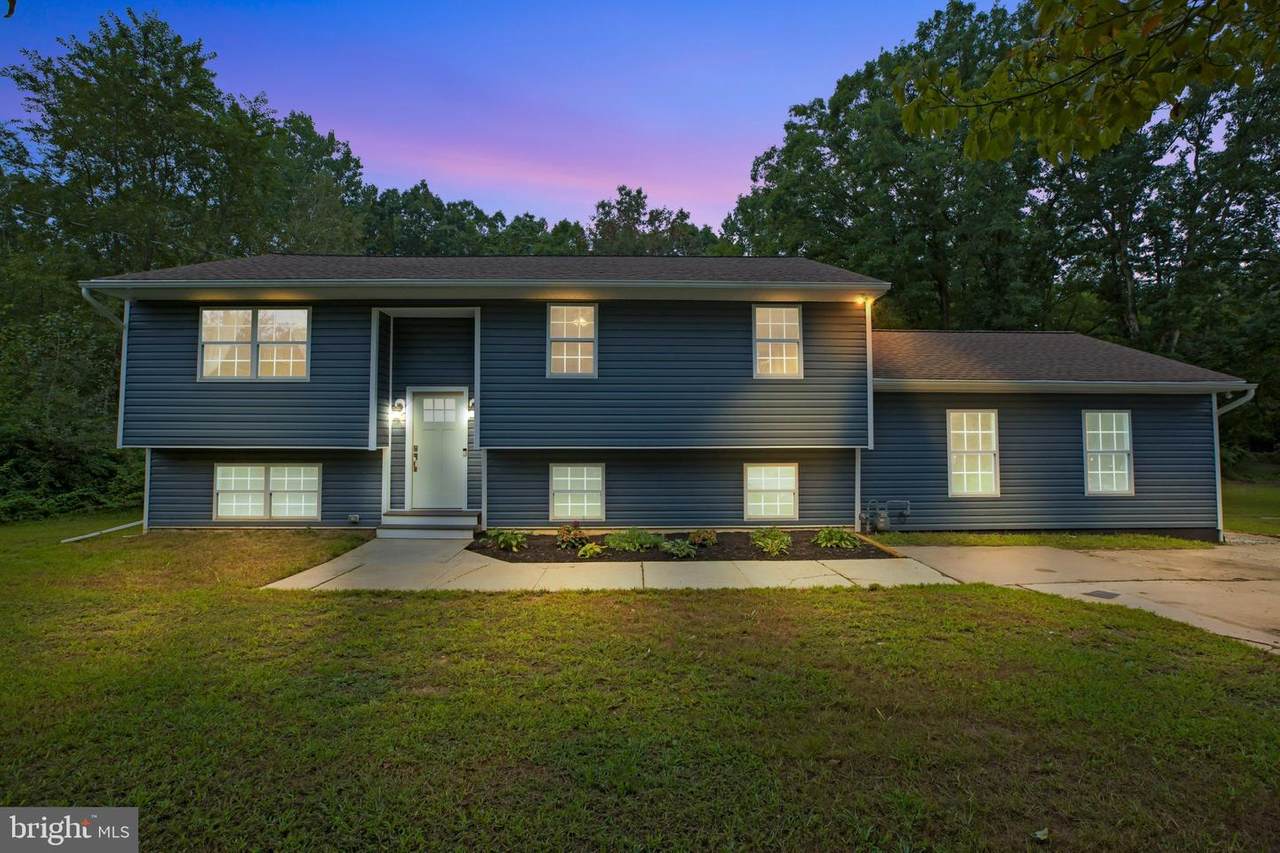 629 Center Avenue - Photo 1