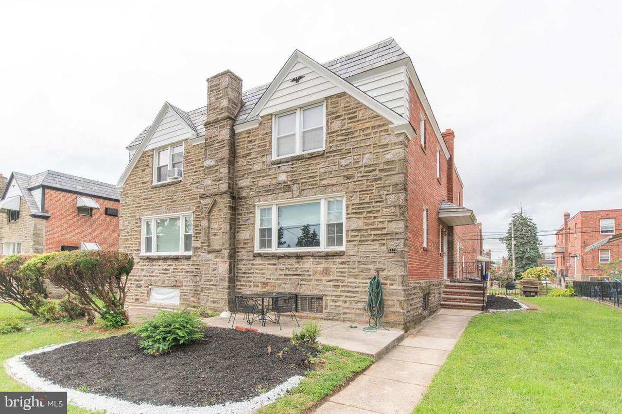 1131 Johnson Street - Photo 1