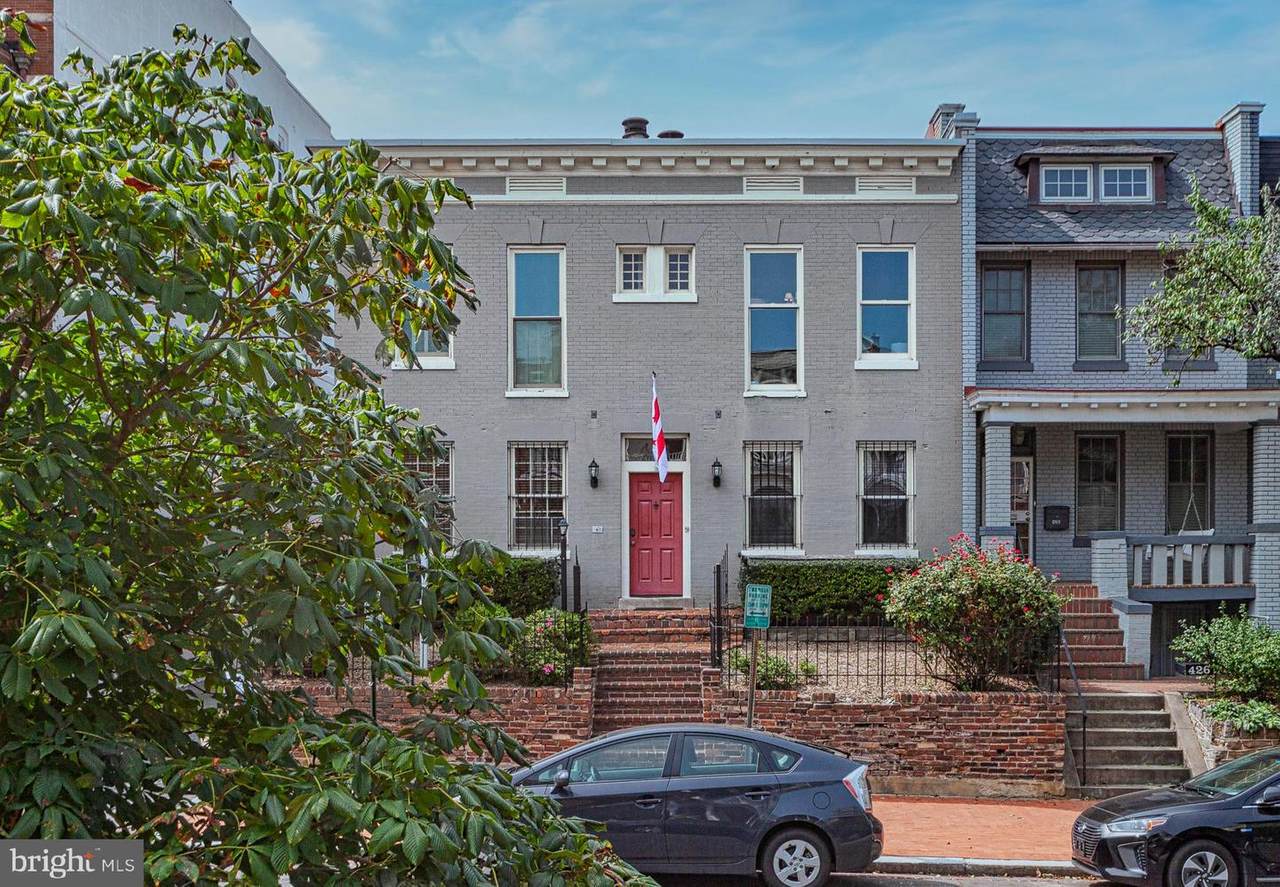 424 11TH Street - Photo 1