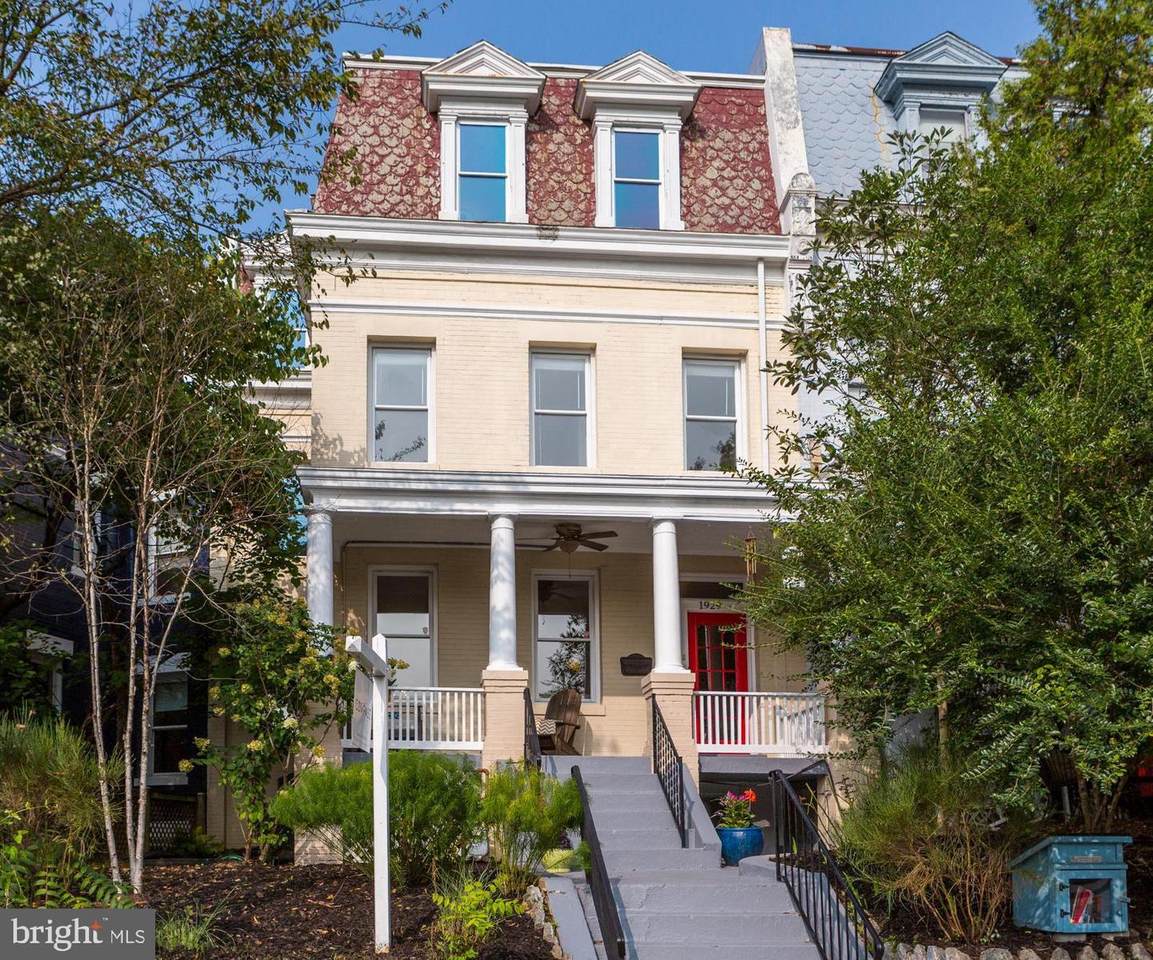 1929 Park Road - Photo 1