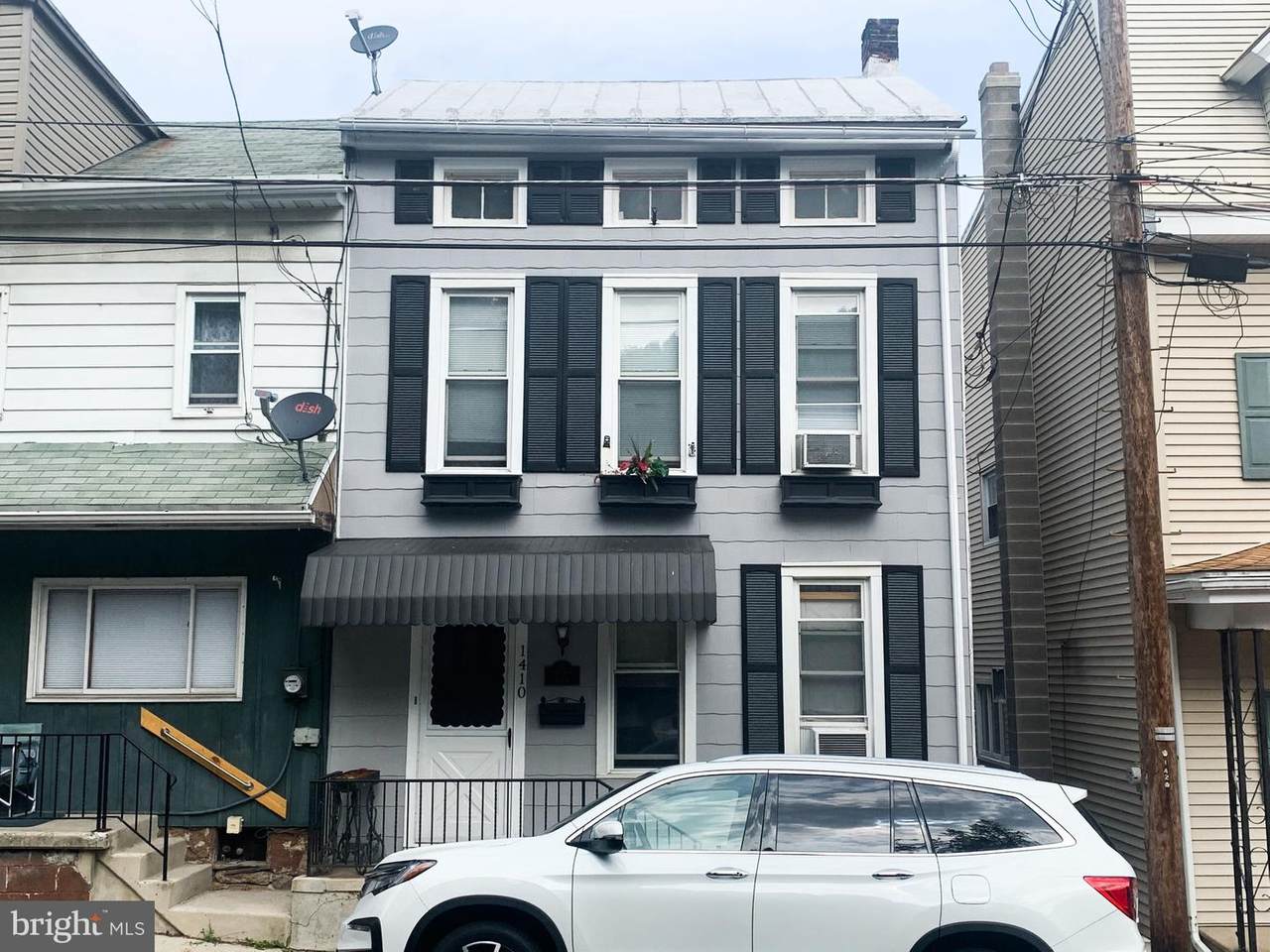 1410 Norwegian Street - Photo 1