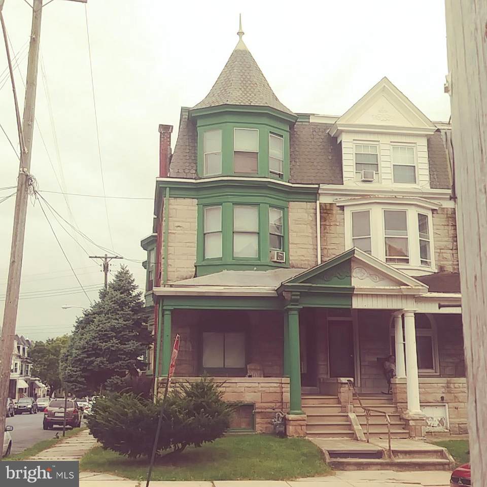 132 Windsor Street - Photo 1
