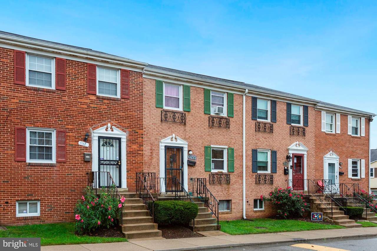 5148 Clacton Avenue - Photo 1