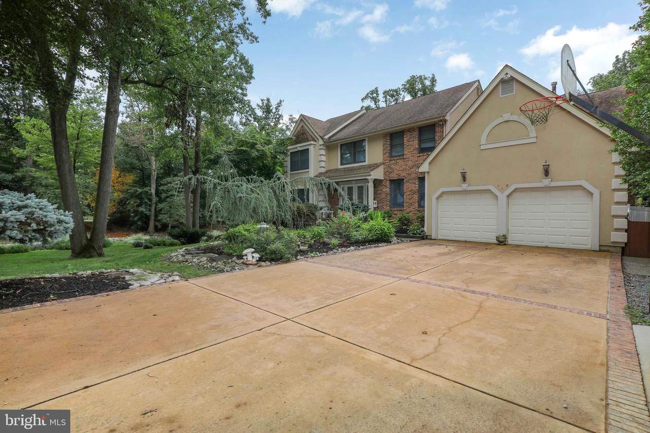 119 Maple Tree Drive - Photo 1