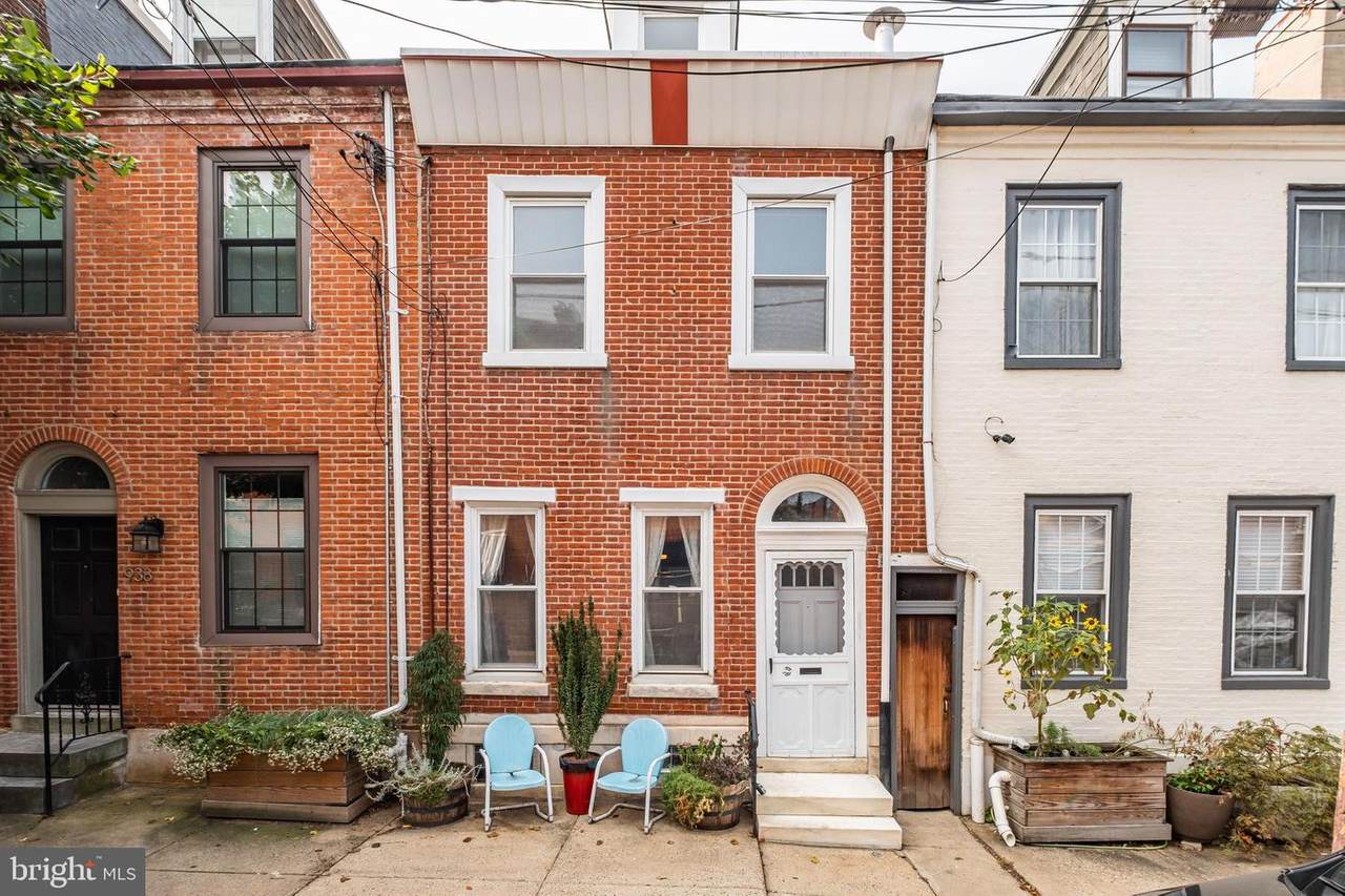 940 4TH Street - Photo 1